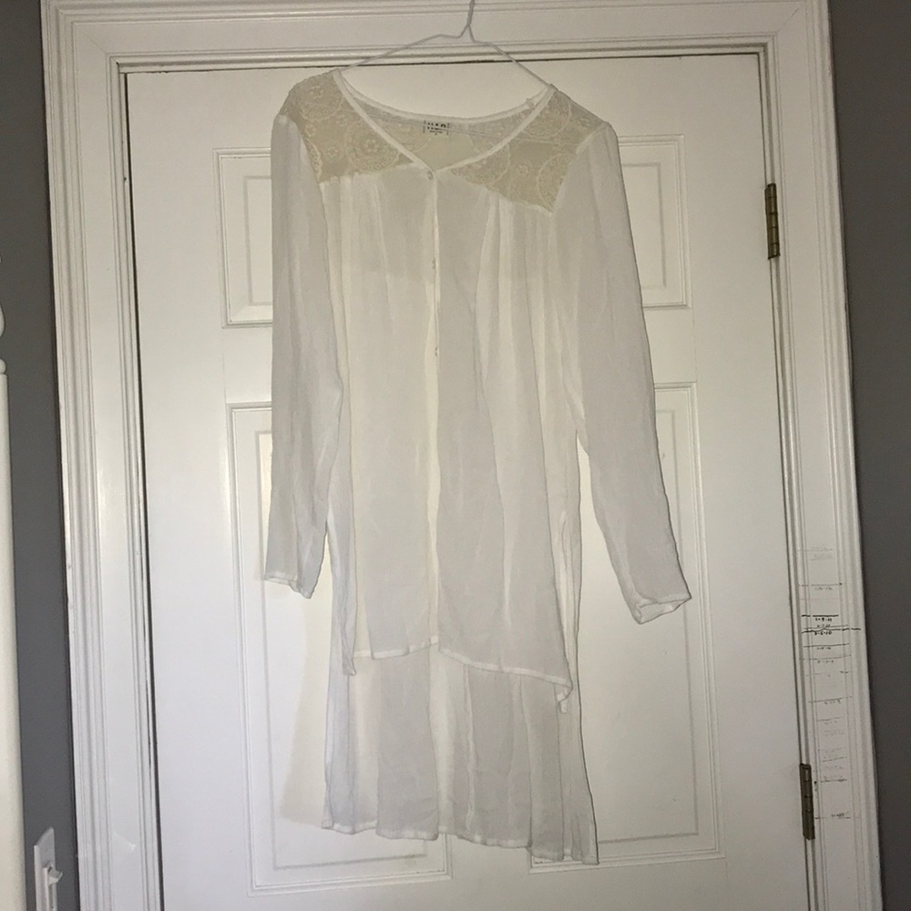 Sheer hi-low long sleeve top